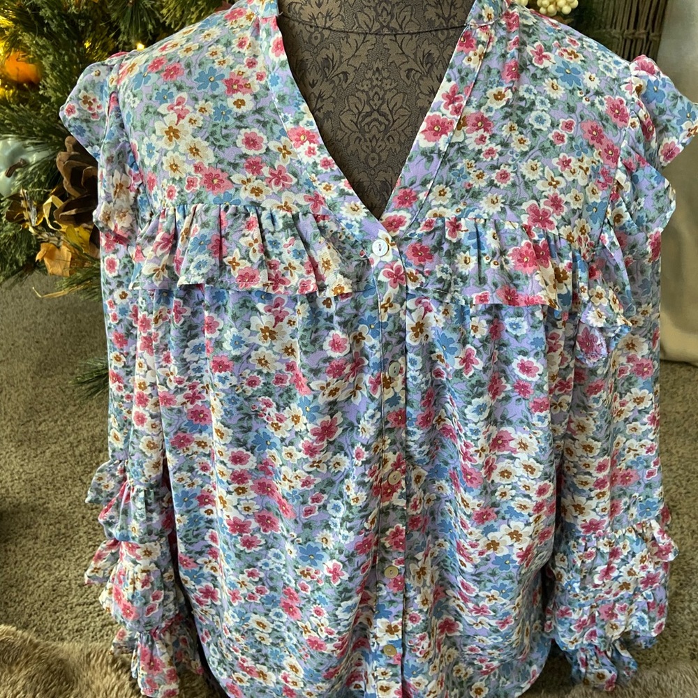 Entro lilac floral blouse